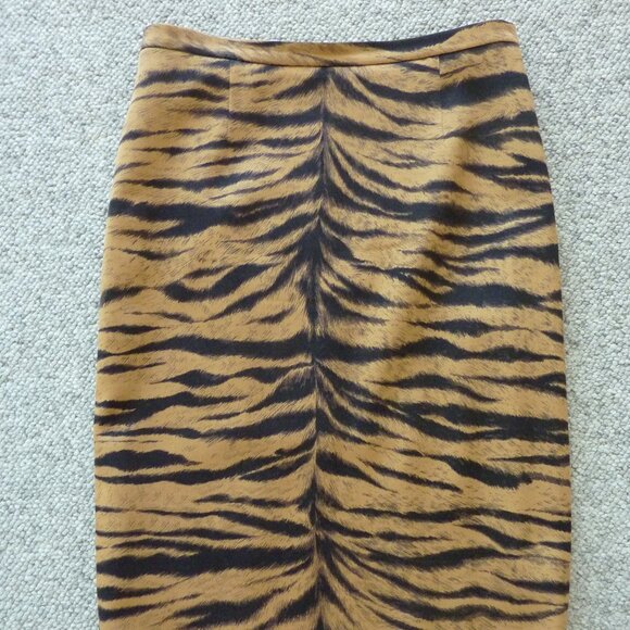 $895 MOSCHINO CHEAP AND CHIC Pencil Skirt Tiger Animal Print SZ 44 10 US Perfect - Picture 1 of 16
